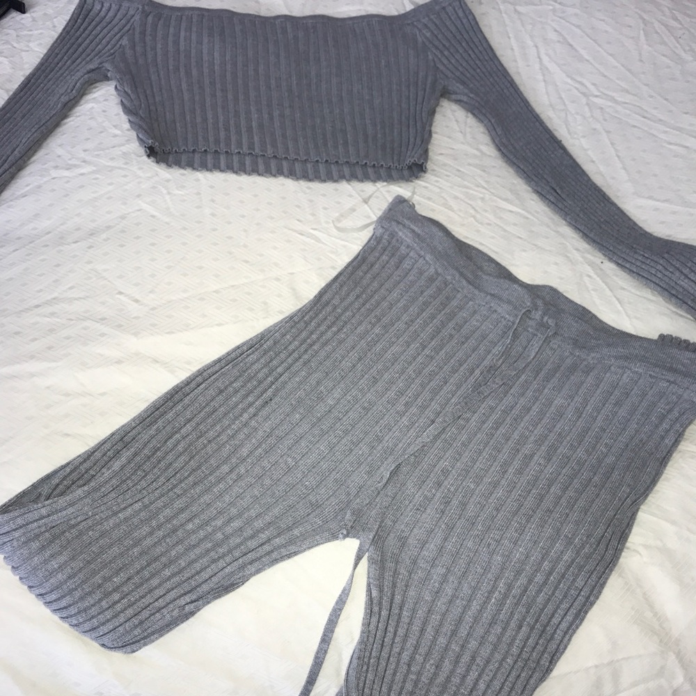 Top and bottom set